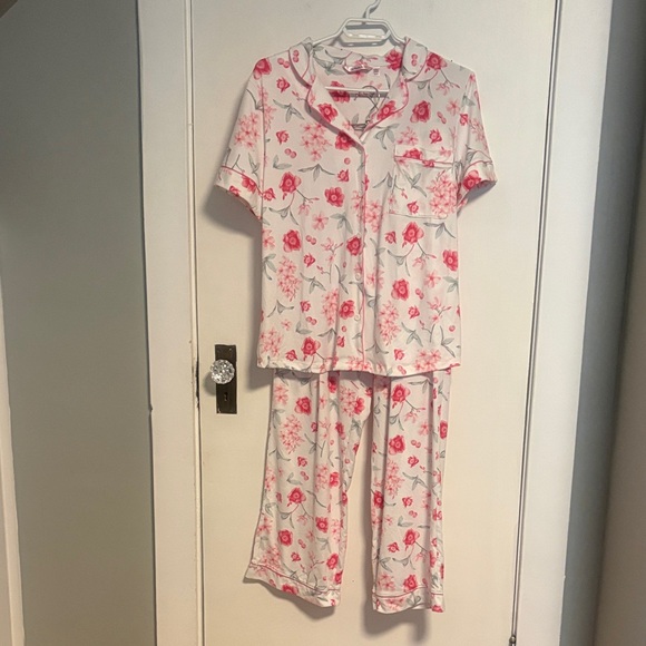 La Vie En Rose Other - La Vie en Rose Women’s Pajama Set - Pink and White